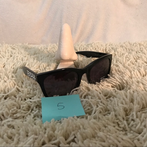 Sunglasses - Picture 5 of 8